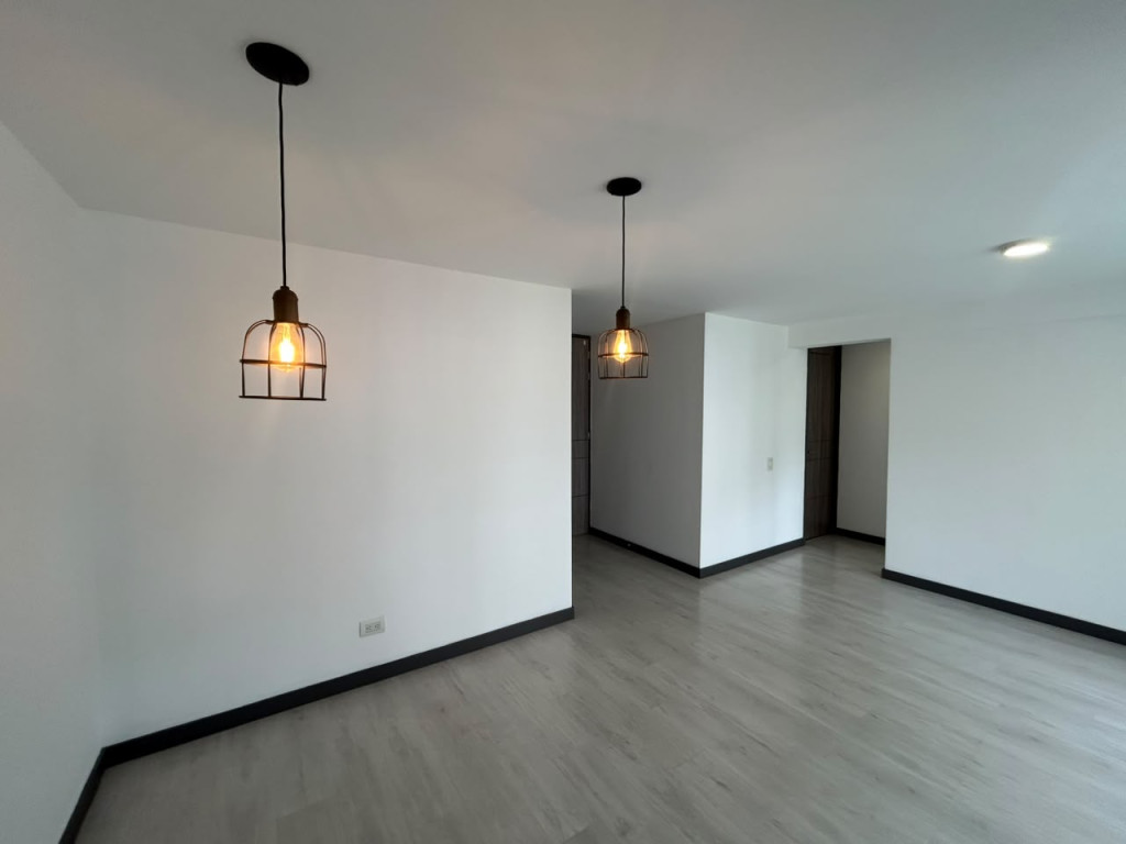 Apartamento en arriendo en Loma De Las Brujas, Envigado · foto 2 de 19