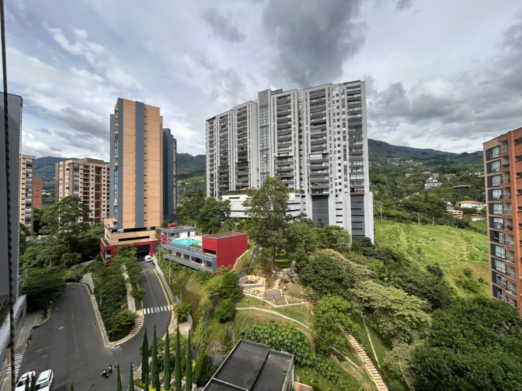 Apartamento en arriendo en Loma De Las Brujas, Envigado · foto 6 de 19