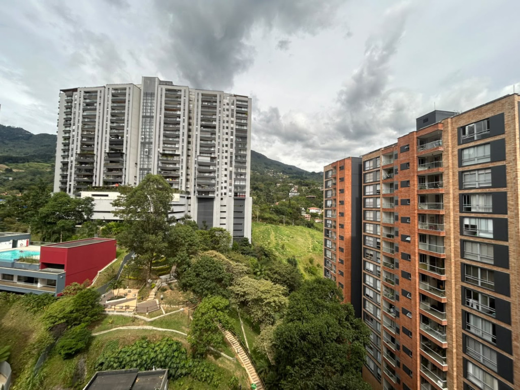 Apartamento en arriendo en Loma De Las Brujas, Envigado · foto 7 de 19