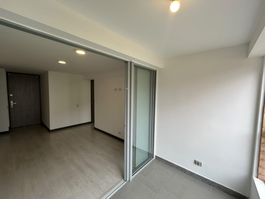 Apartamento en arriendo en Loma De Las Brujas, Envigado · foto 8 de 19
