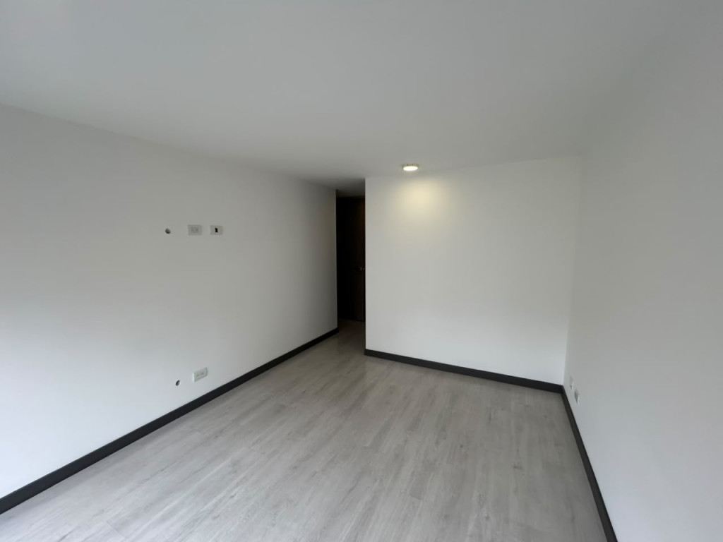 Apartamento en arriendo en Loma De Las Brujas, Envigado · foto 17 de 19