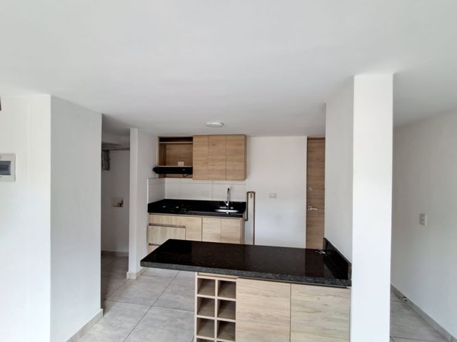 Apartamento de 3 alcobas en venta en La Primavera, Bello, 58 m² · foto 3 de 23