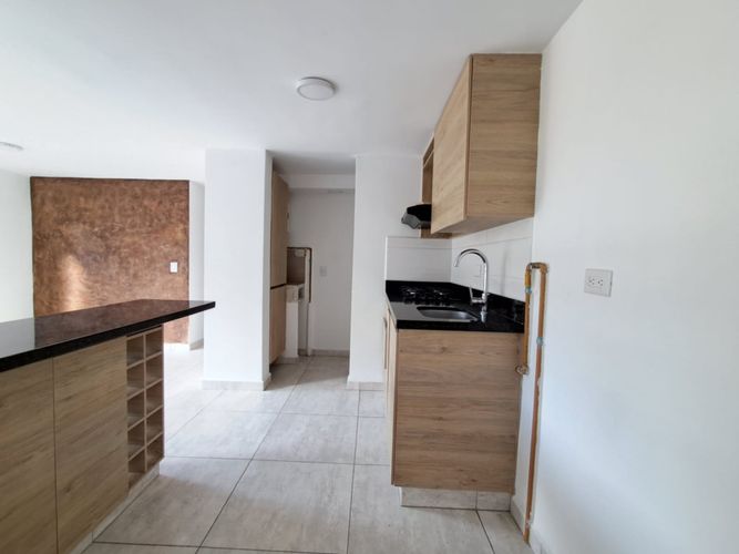 Apartamento de 3 alcobas en venta en La Primavera, Bello, 58 m² · foto 4 de 23
