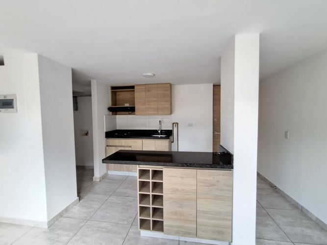 Apartamento de 3 alcobas en venta en La Primavera, Bello, 58 m² · foto 5 de 23