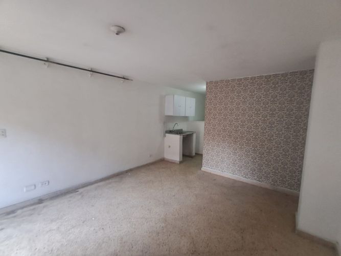 Local en arriendo en La Magnolia, Envigado, 45 m² · foto 2 de 11