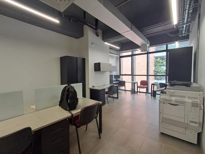 Oficina en arriendo en Vía Las Palmas, Medellín, 242 m² · foto 2 de 13