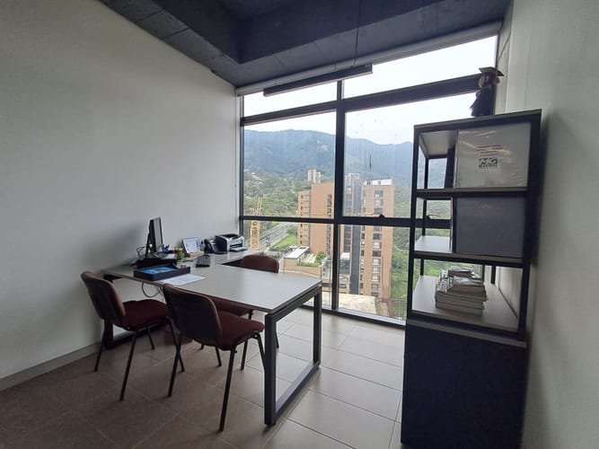 Oficina en arriendo en Vía Las Palmas, Medellín, 242 m² · foto 3 de 13