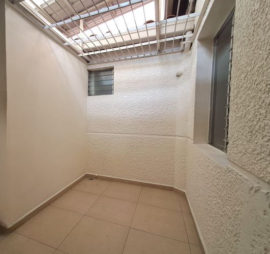 Casa de 5 alcobas en arriendo en Los Angeles, Medellín, 250 m² · foto 10 de 18