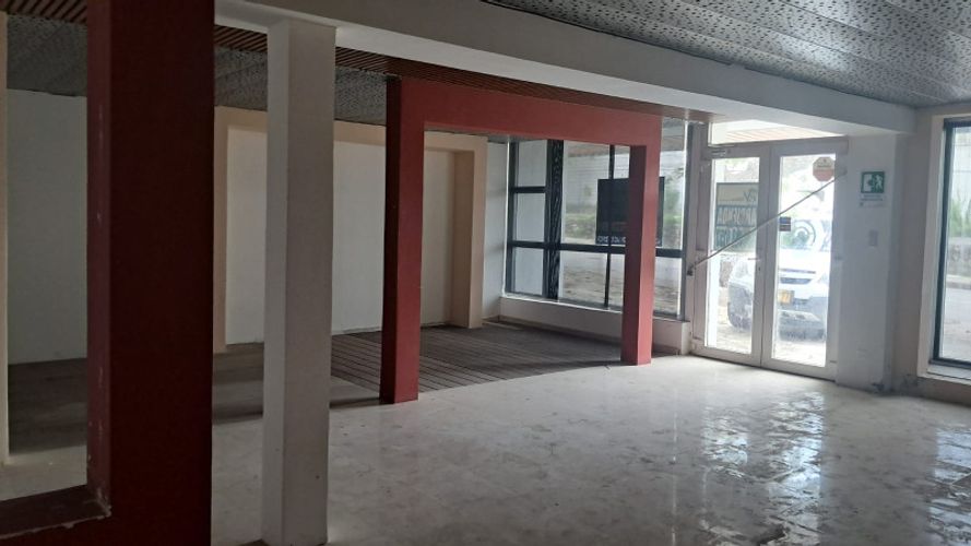 Bodega en arriendo en Paraiso, Barranquilla, 1406 m² · foto 3 de 16