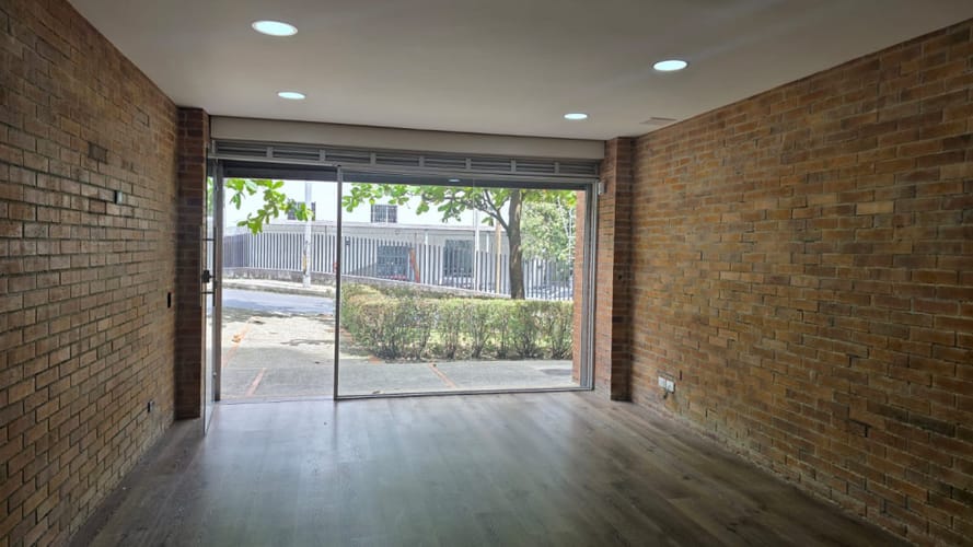 Local en arriendo en El Poblado, Medellín, 60 m² · foto 2 de 13