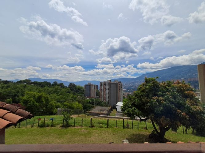 Casa de 4 alcobas en venta en La Mina, Envigado · foto 5 de 24