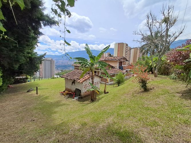 Casa de 4 alcobas en venta en La Mina, Envigado · foto 10 de 24