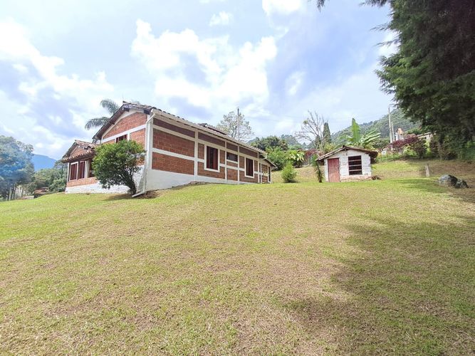 Casa de 4 alcobas en venta en La Mina, Envigado · foto 12 de 24