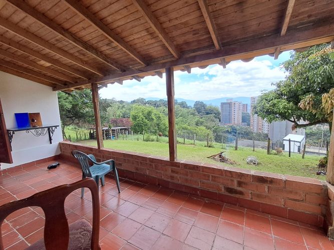 Casa de 4 alcobas en venta en La Mina, Envigado · foto 17 de 24