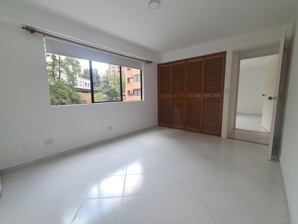 Apartamento en venta en El Poblado, Medellín · foto 7 de 24
