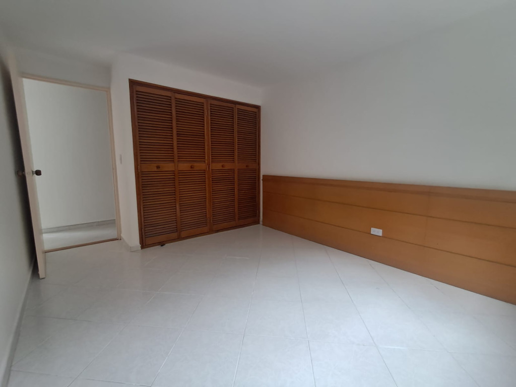 Apartamento en venta en El Poblado, Medellín · foto 9 de 24