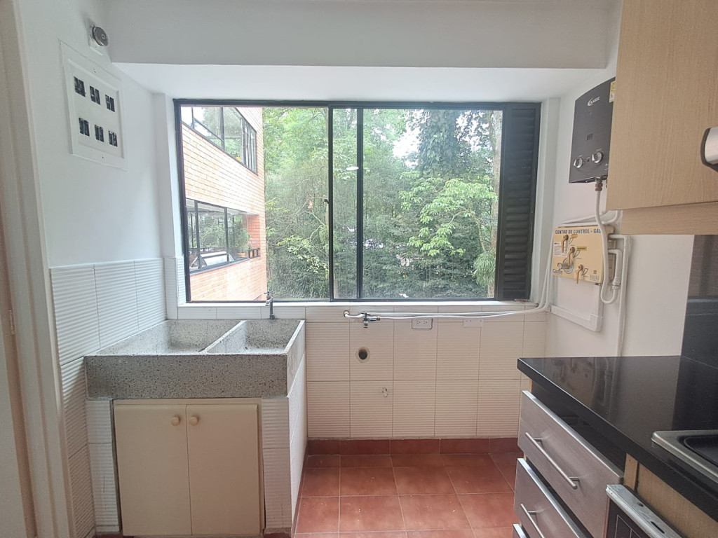 Apartamento en venta en El Poblado, Medellín · foto 10 de 24