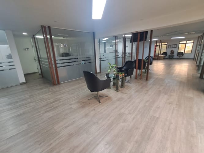 Oficina en arriendo en San Joaquín, Medellín, 1800 m² · foto 8 de 23