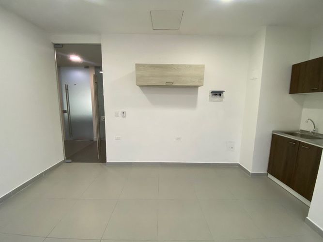 Oficina en arriendo en Mayorca, Sabaneta, 45 m² · foto 2 de 12