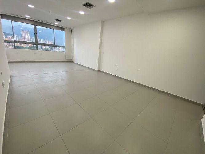Oficina en arriendo en Mayorca, Sabaneta, 45 m² · foto 11 de 12