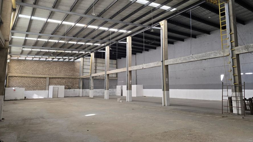 Bodega en arriendo en La Tablacita, La Estrella, 1300 m² · foto 2 de 13