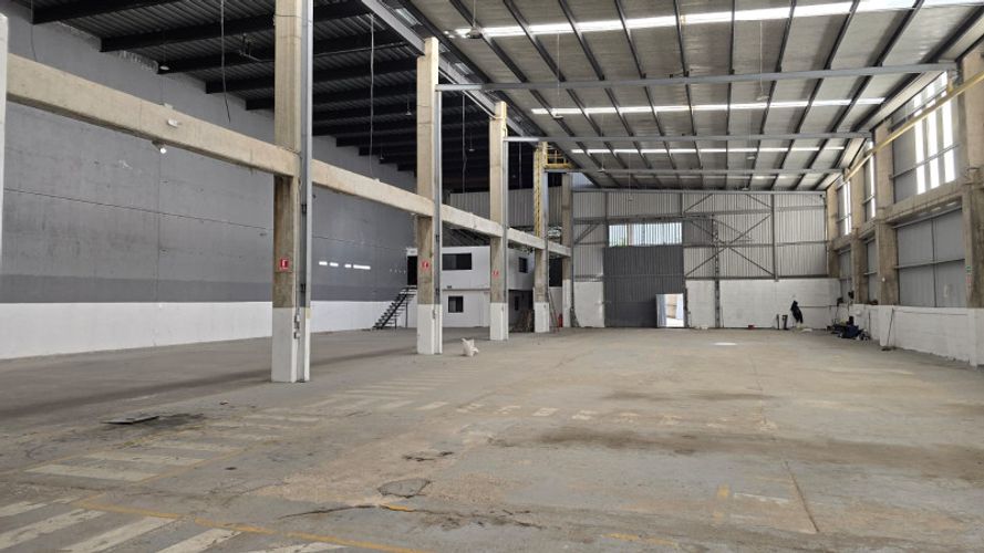 Bodega en arriendo en La Tablacita, La Estrella, 1300 m² · foto 3 de 13