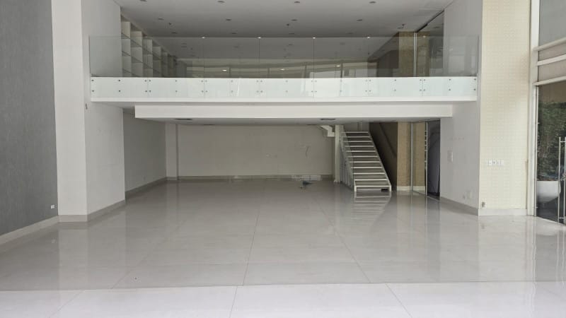 Local en arriendo en Villa Carlota, Medellín, 262 m² · foto 2 de 13
