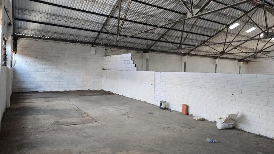 Bodega en arriendo en La Colina, Medellín, 517 m² · foto 13 de 14