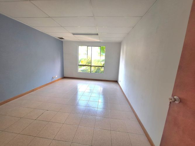 Oficina en arriendo en Patio Bonito, Medellín, 37 m² · foto 5 de 12