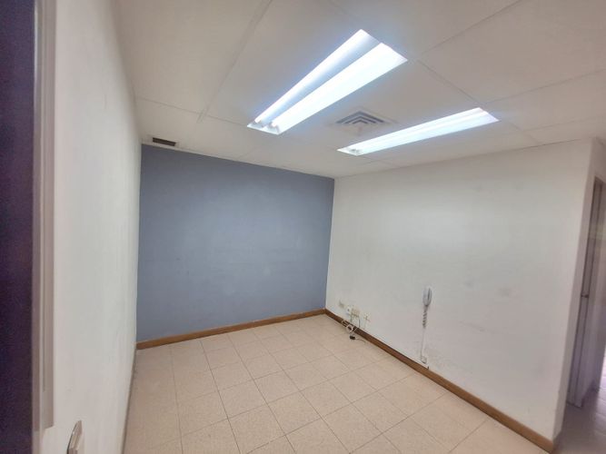 Oficina en arriendo en Patio Bonito, Medellín, 37 m² · foto 9 de 12