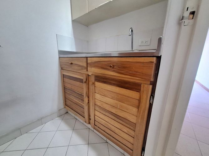 Oficina en arriendo en Patio Bonito, Medellín, 37 m² · foto 11 de 12