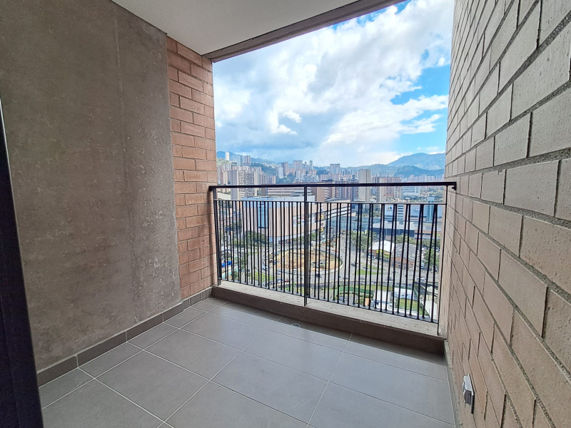 Apartamento en venta en Zona Industrial No. 1, Itagüí · foto 4 de 17