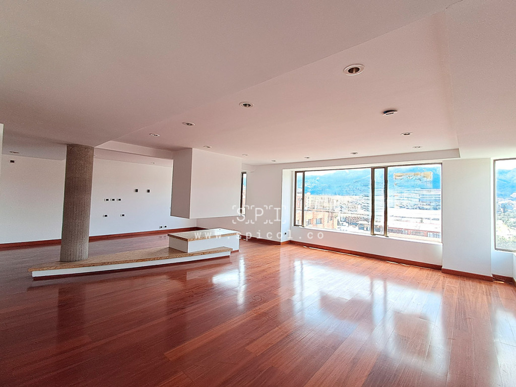 Apartamento en Arriendo en Santa Barbara, Bogotá