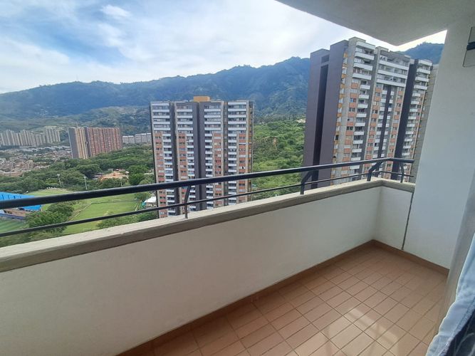 Apartamento de 3 alcobas en venta en San Gabriel, Bello, 69 m² · foto 10 de 24