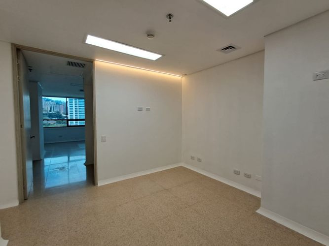 Consultorio en arriendo en Las Vegas, Envigado, 35 m² · foto 3 de 12