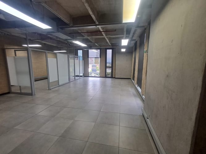 Oficina en arriendo en La Aguacatala, Medellín, 75 m² · foto 6 de 14