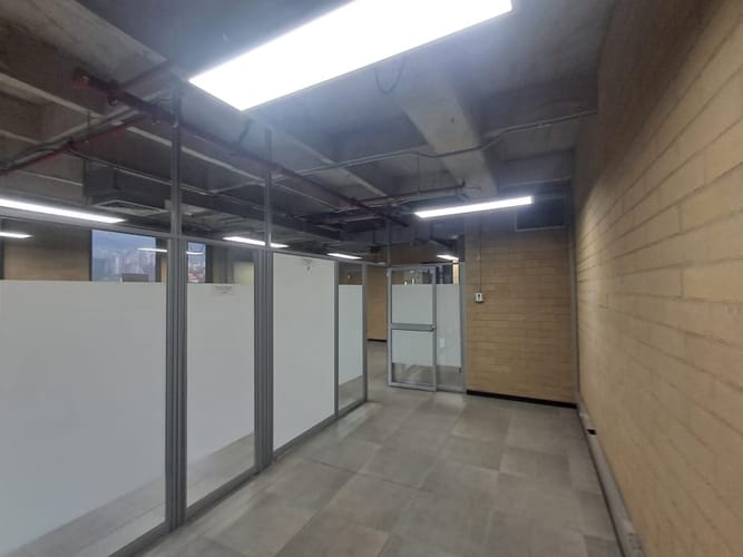 Oficina en arriendo en La Aguacatala, Medellín, 75 m² · foto 7 de 14