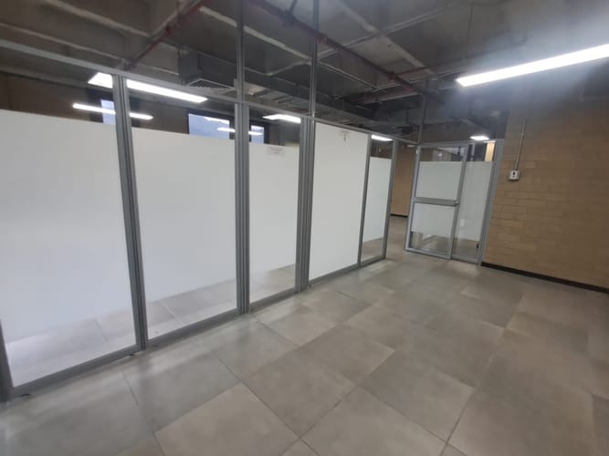 Oficina en arriendo en La Aguacatala, Medellín, 75 m² · foto 10 de 14