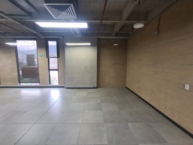Oficina en arriendo en La Aguacatala, Medellín, 75 m² · foto 12 de 14