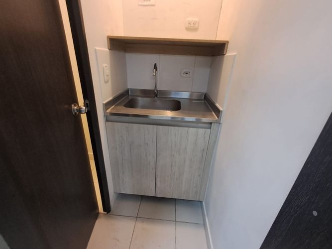 Oficina en arriendo en La Aguacatala, Medellín, 75 m² · foto 13 de 14