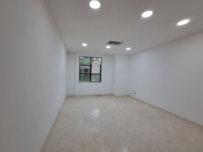Oficina en arriendo en El Poblado, Medellín, 35 m² · foto 3 de 8