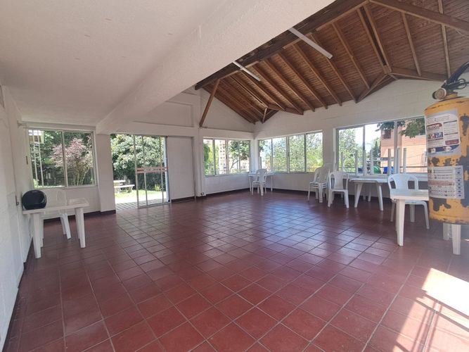 Apartamento de 3 alcobas en venta en Monteclaro, Medellín, 58 m² · foto 12 de 15