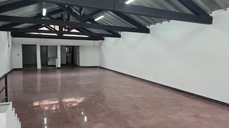 Bodega en arriendo en Perpetuo Socorro, Medellín, 150 m² · foto 2 de 12