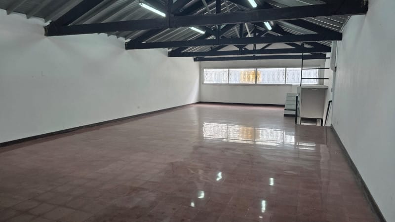 Bodega en arriendo en Perpetuo Socorro, Medellín, 150 m² · foto 5 de 12