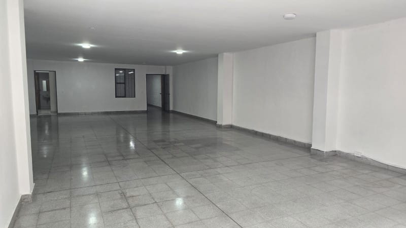 Bodega en arriendo en San Diego, Medellín, 150 m² · foto 2 de 9