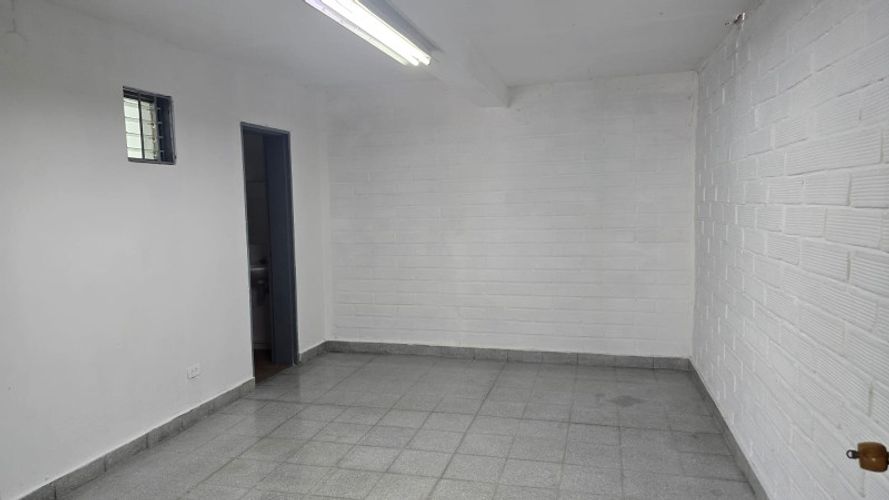 Bodega en arriendo en San Diego, Medellín, 150 m² · foto 4 de 9