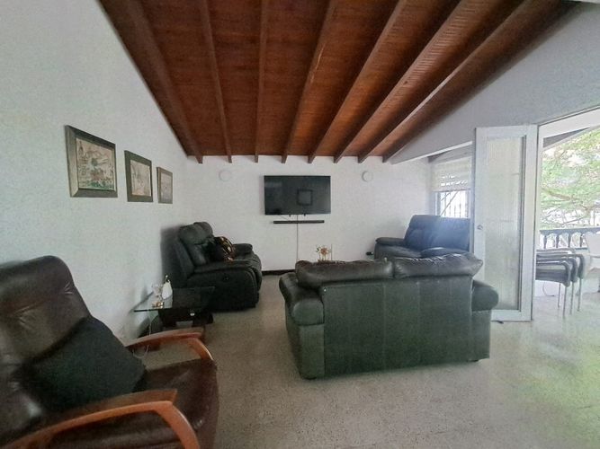 Casa de 4 alcobas en venta en La Castellana, Medellín, 208 m² · foto 3 de 24