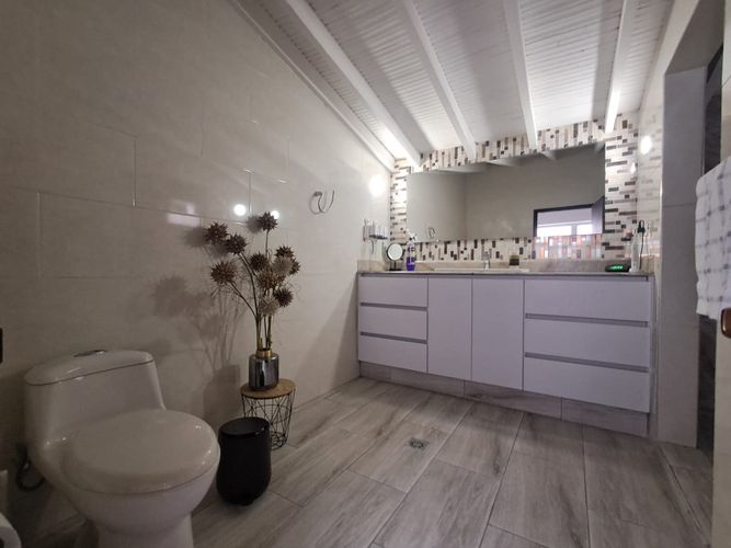 Casa de 4 alcobas en venta en La Castellana, Medellín, 208 m² · foto 7 de 24