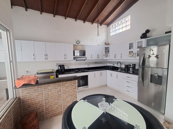 Casa de 4 alcobas en venta en La Castellana, Medellín, 208 m² · foto 12 de 24