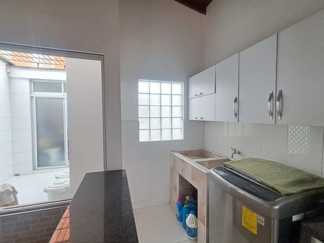 Casa de 4 alcobas en venta en La Castellana, Medellín, 208 m² · foto 20 de 24